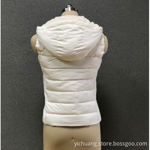 vêtement matelassé blanc en coton pour femmes
